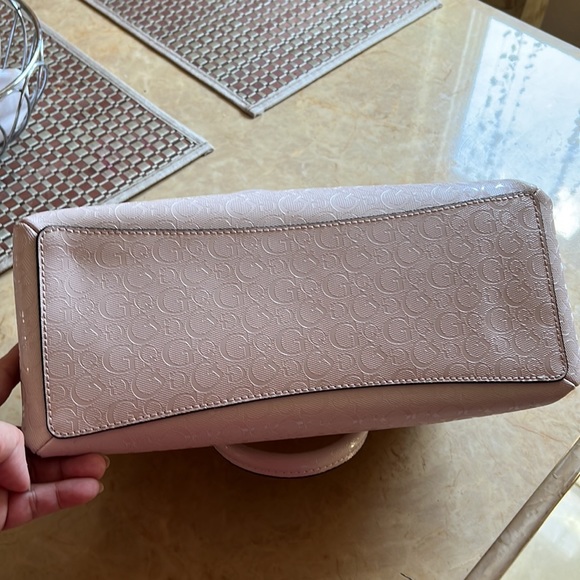 Guess Satchel/ Crossbody - Picture 9 of 15